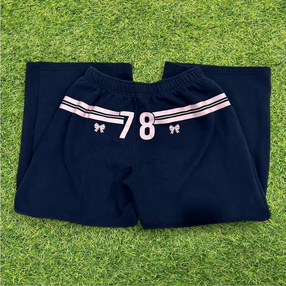 Edikted Sweatpants Blue and Pink